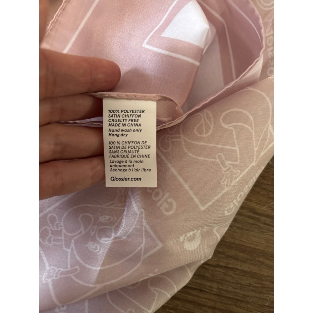 Light pink glossier scarf - Picture 2 of 2